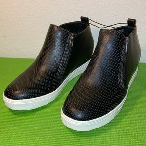 Time & Tru Womens Size 9.5W Black Double Zip Sneaker Ankle Bootie